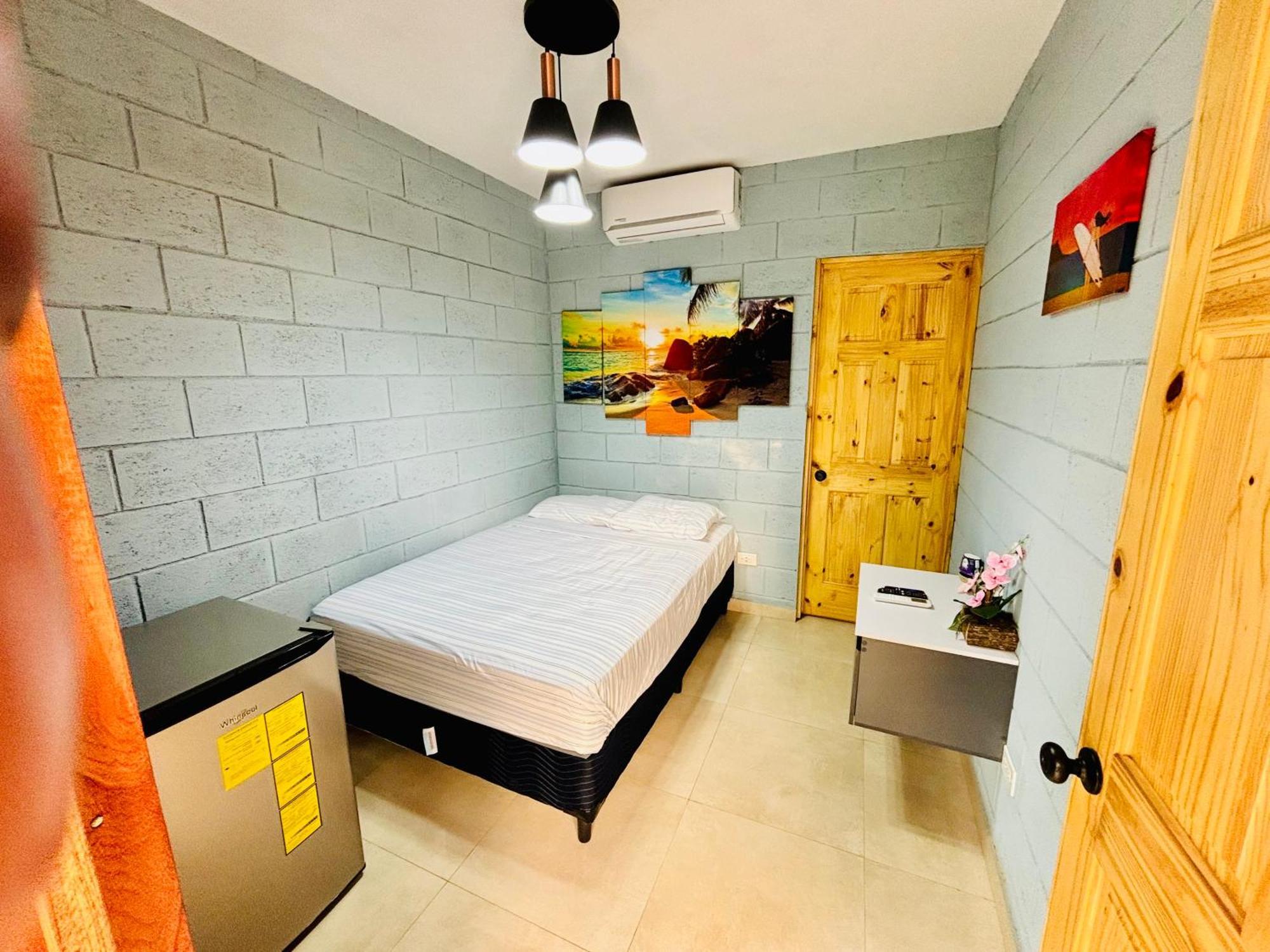 Hostal Camila'S Tamanique エクステリア 写真
