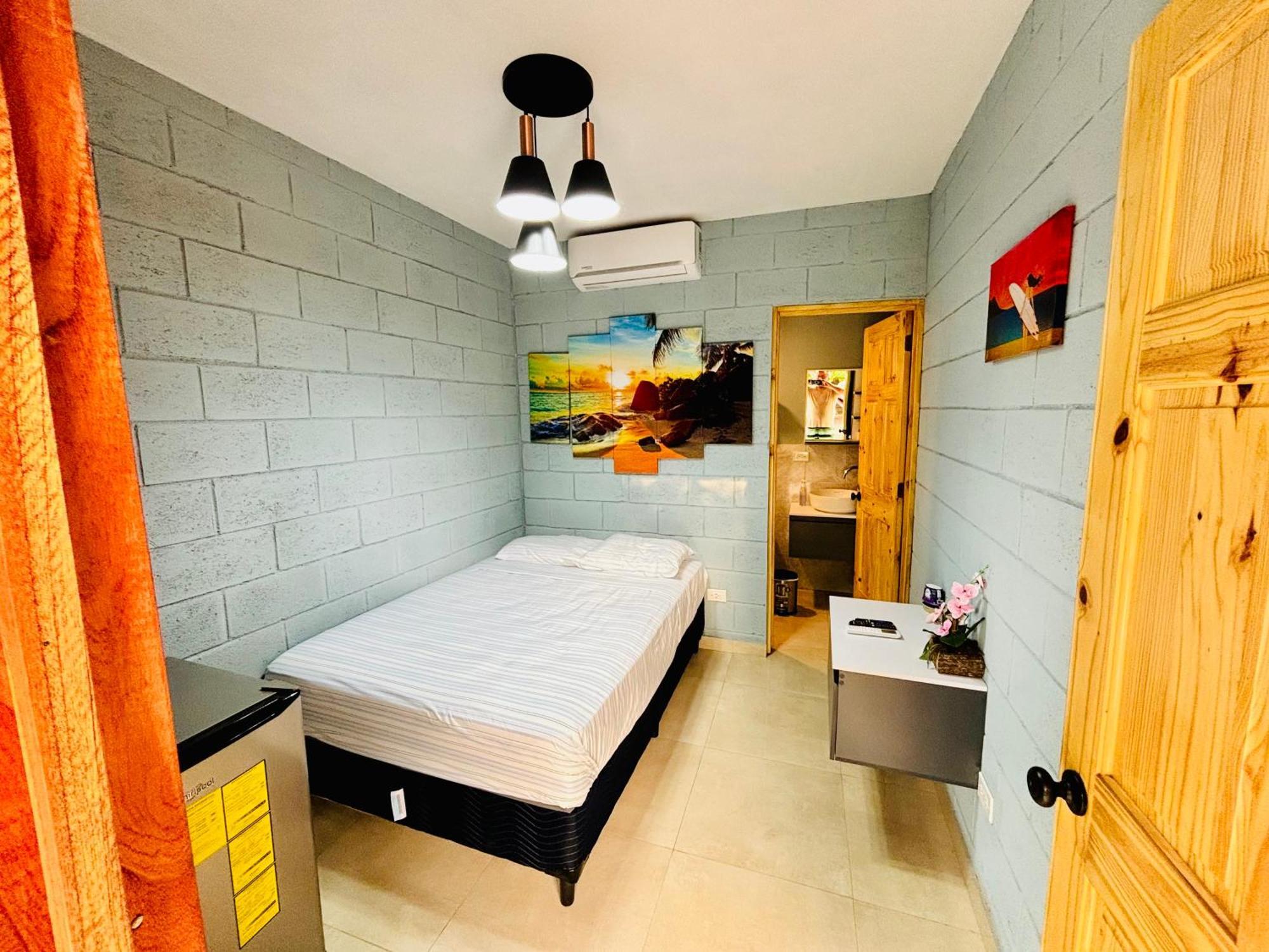 Hostal Camila'S Tamanique エクステリア 写真