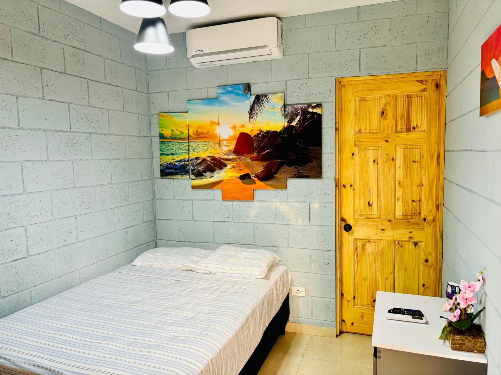 Hostal Camila'S Tamanique エクステリア 写真