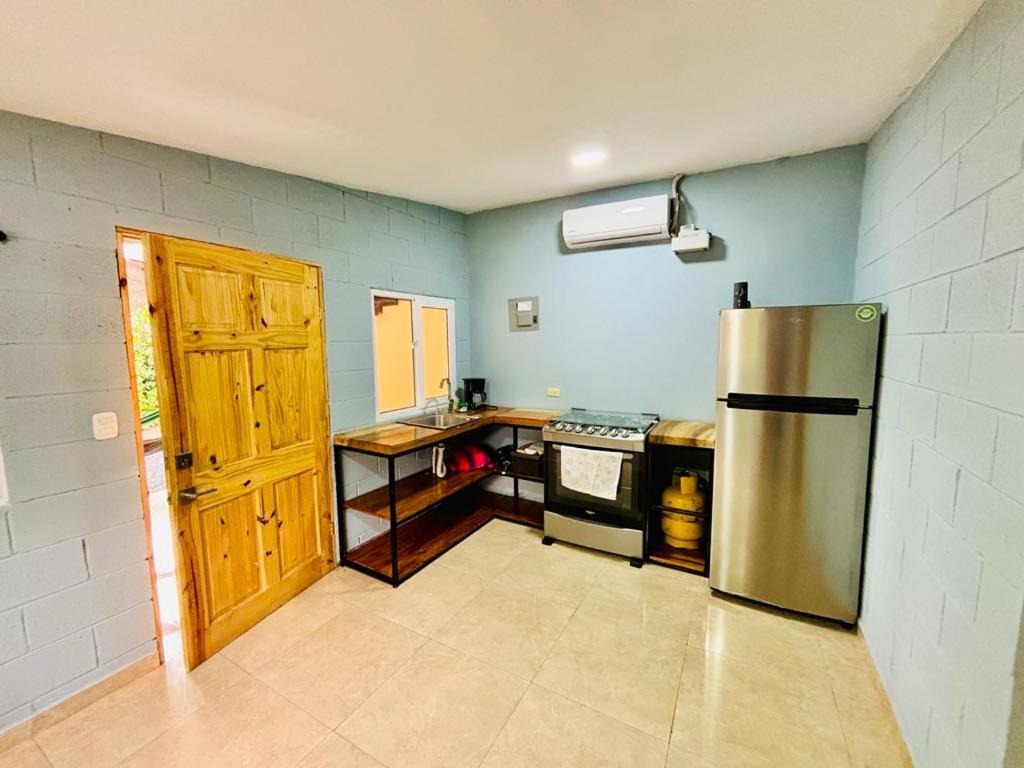 Hostal Camila'S Tamanique エクステリア 写真